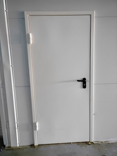 Однопольная глухая дверь Однопольная глухая дверь