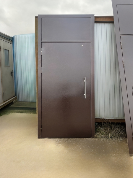 Техническая дверь с фрамугой Техническая дверь с фрамугой